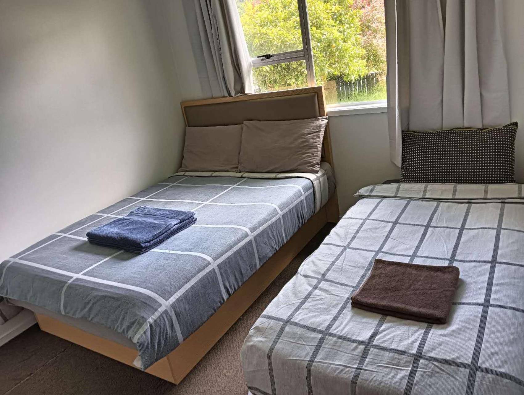 רוטורואה Three-Bedroom House A At 23 Mallard Drive, Selwyn Heights מראה חיצוני תמונה