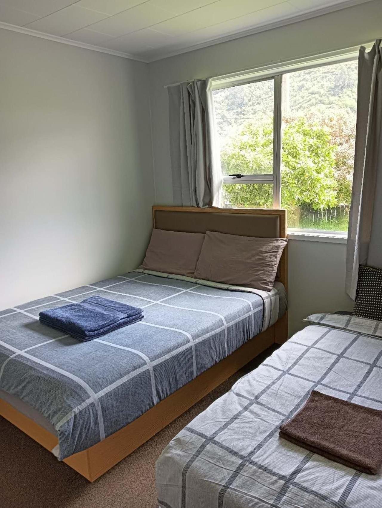רוטורואה Three-Bedroom House A At 23 Mallard Drive, Selwyn Heights מראה חיצוני תמונה